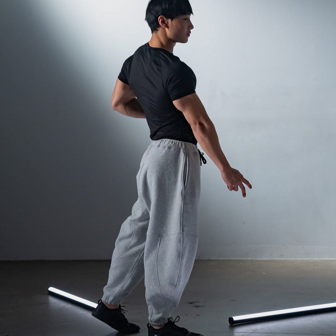 Toji fit: ETERNAL Compression Shirt with grey Tobi Sweatpants