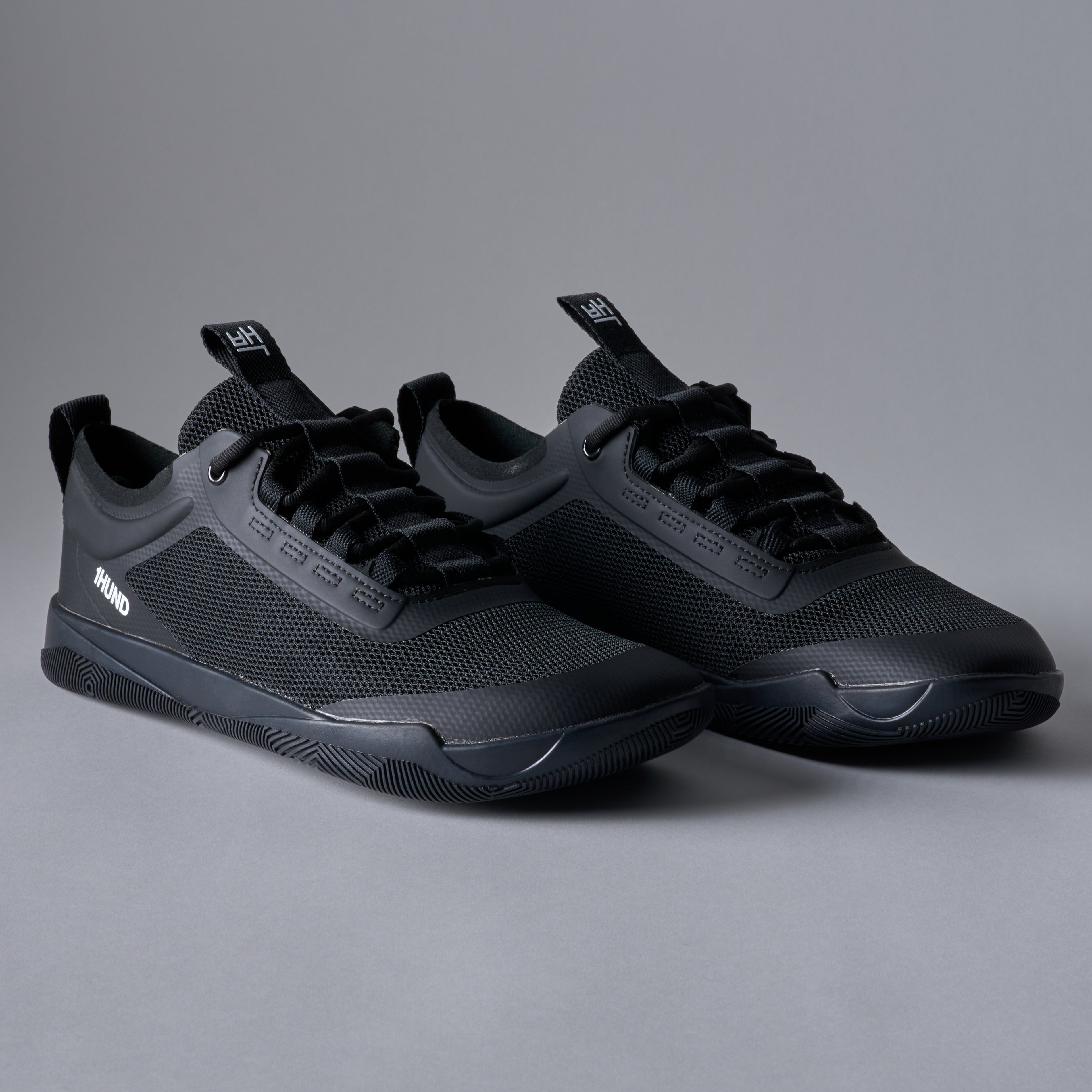 Aerolux Barefoot trainer in black, zero-drop wide toebox