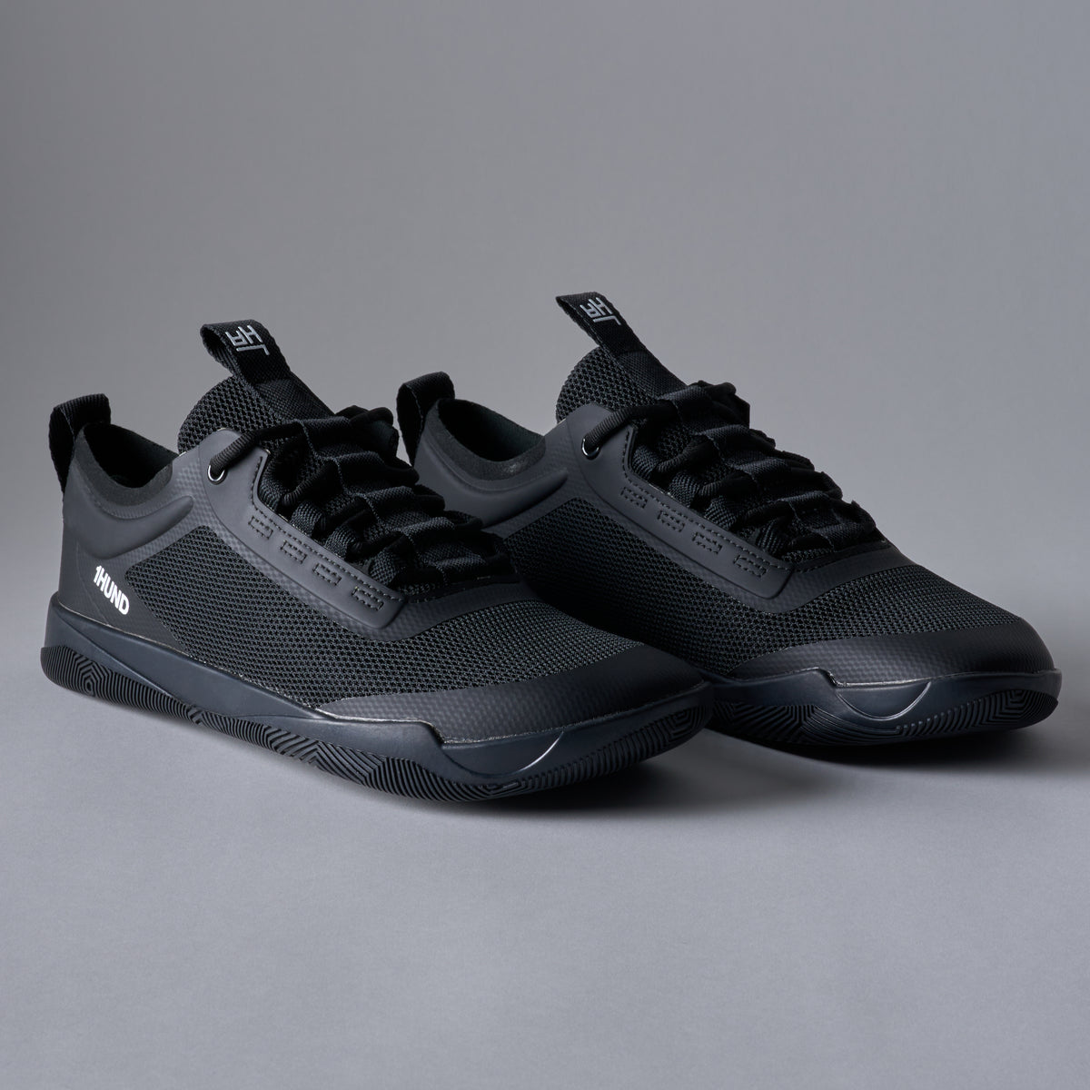 Aerolux Barefoot trainer in black, zero-drop wide toebox