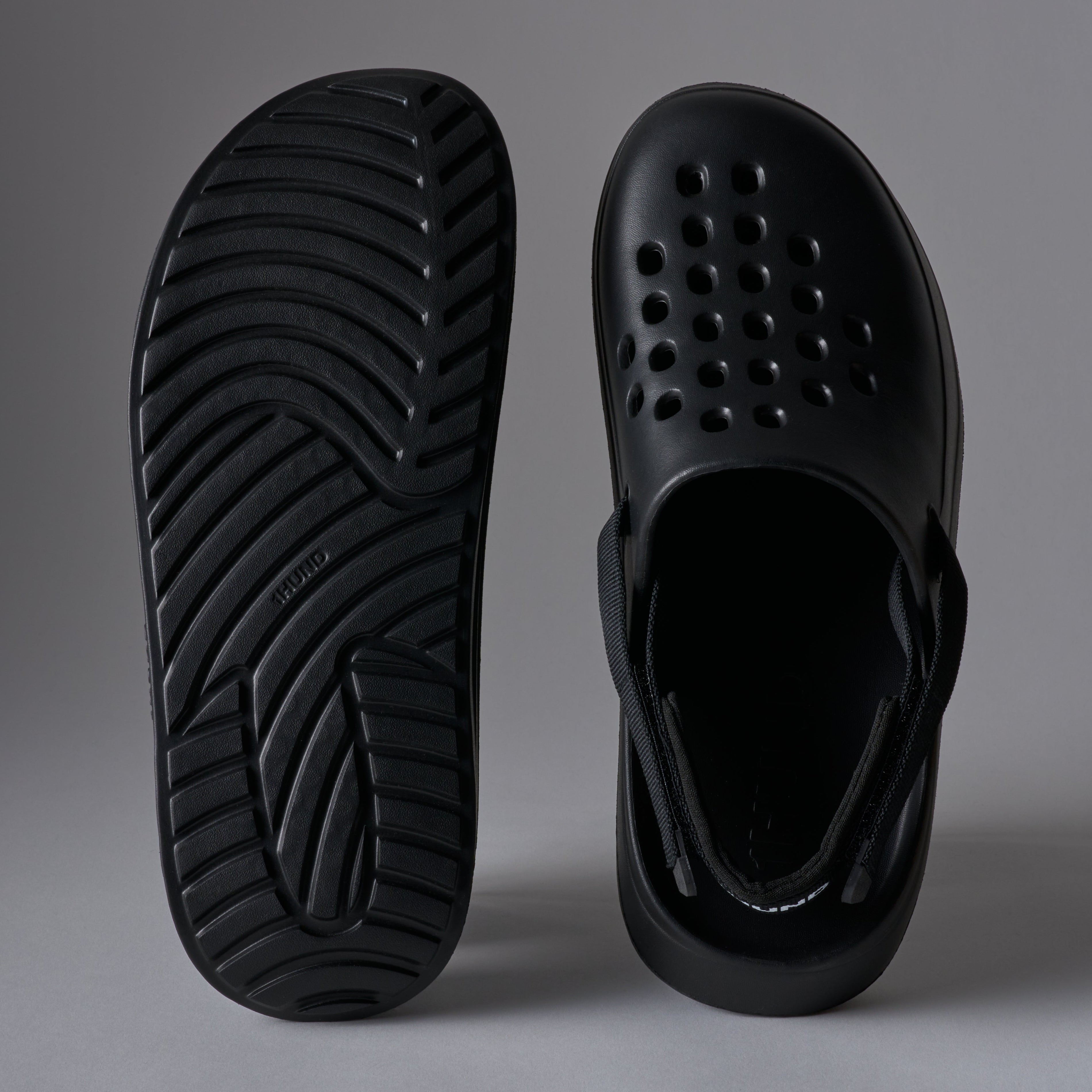 Restore Recovery shoe in black with wide toebox and perforated upper