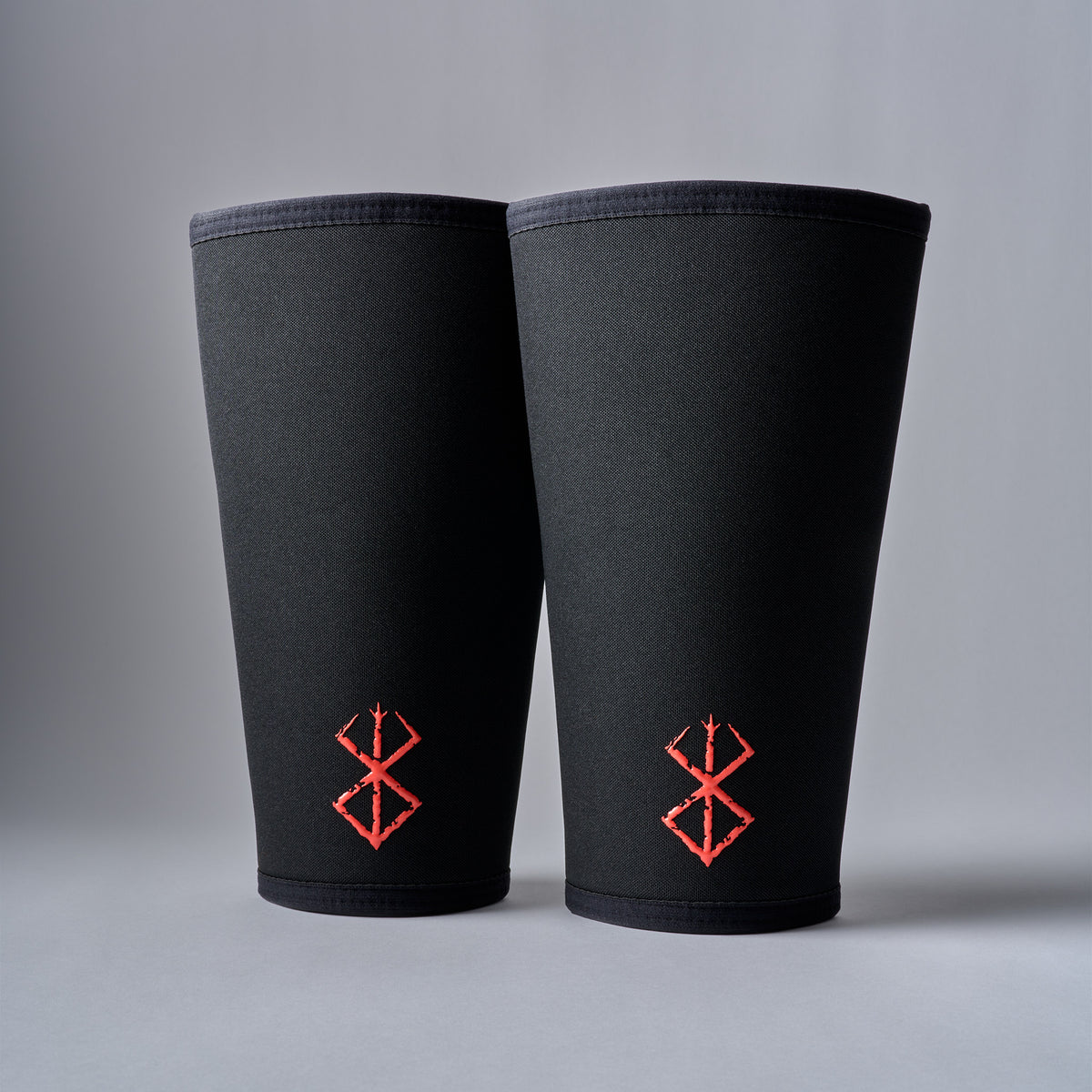 BRAND OF SACRIFICE 7mm Berserk knee sleeves with brand sigil