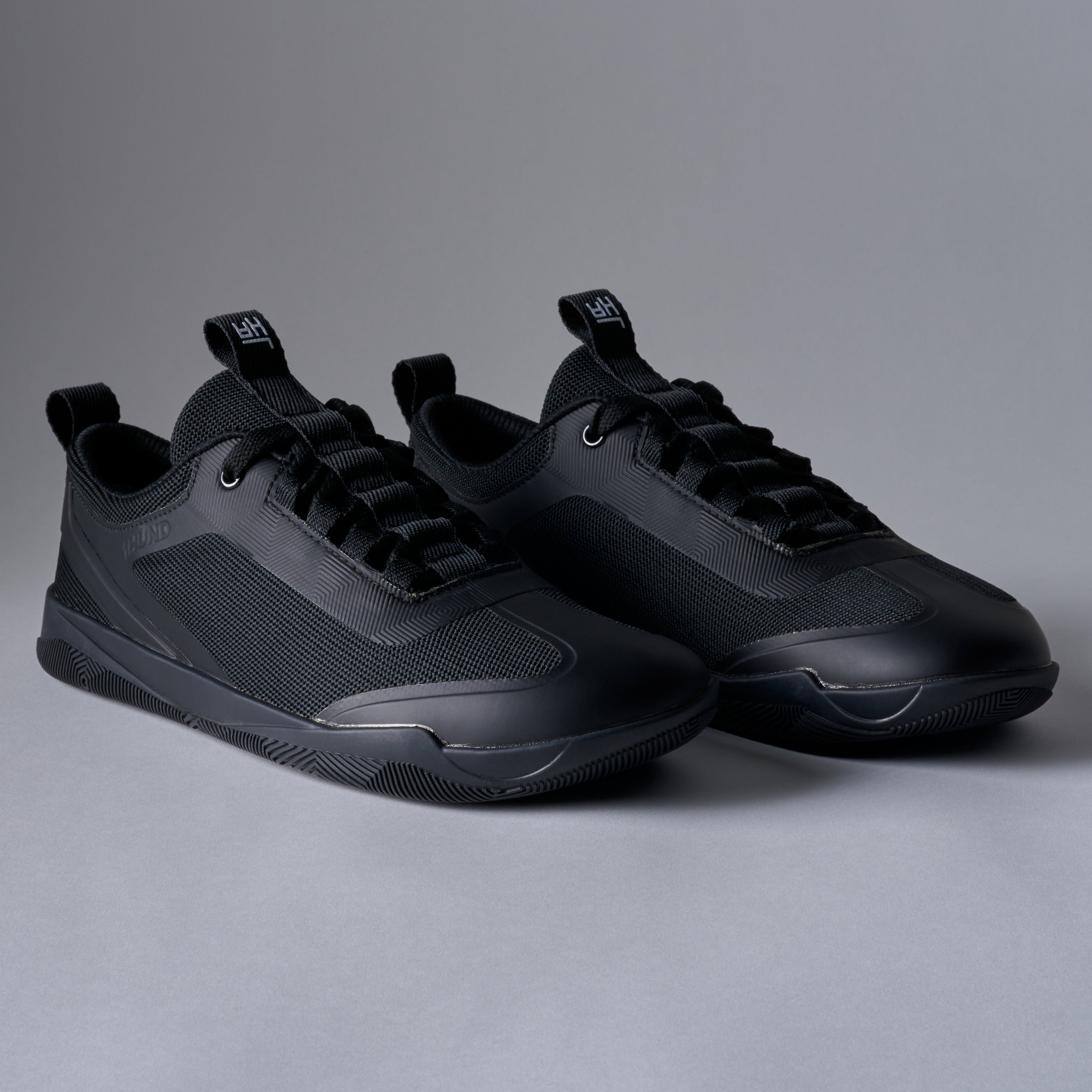 Aerolux Pro Barefoot trainer in black with reinforced mesh upper