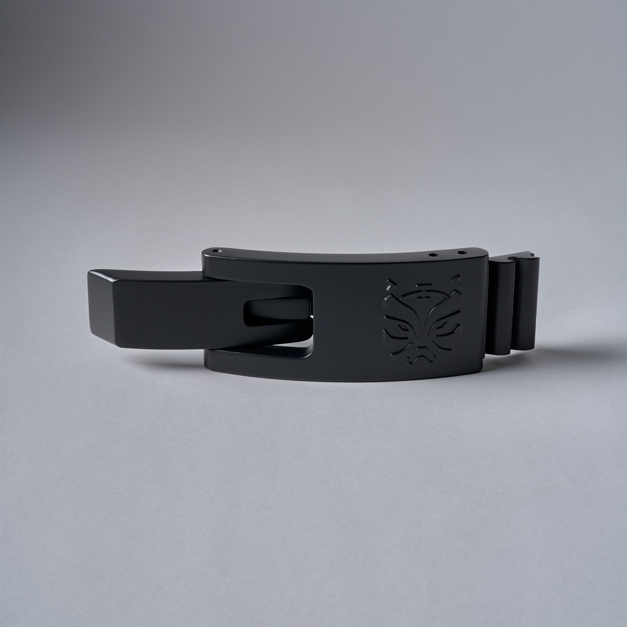 BLACKOPS Pro Adjustable Lever mechanism in black, mounted on a 13mm lever belt